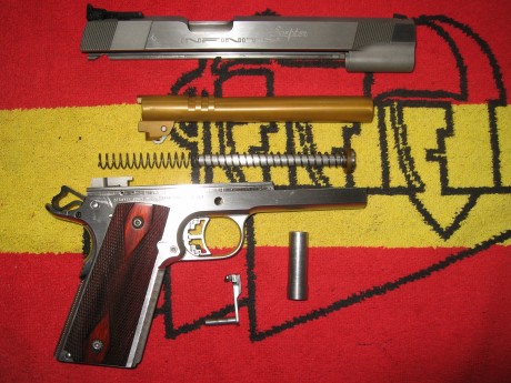 Muy buenas 

Vendo mi INFINITY SCEPTER en calibre 9mm y 6".Arma con poco uso,solo algunas pequeñas 00