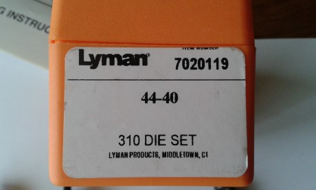 Vendo kit de recarga del 44-40 de Lyman compuesto de prensa de mano pequeña Lyman 310 y juego de 4 dies 11