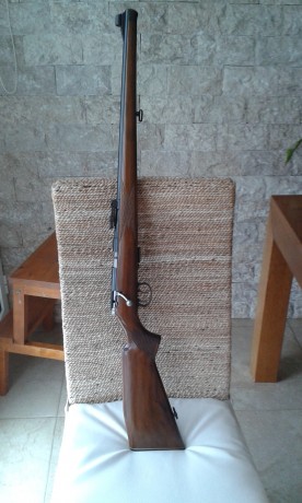 Vendo carabina de la marca Anschutz modelo 1418. 

Es el modelo Stutzen con madera hasta la boca de fuego 00