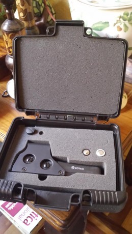 Visor holografico EOTECH modelo 512. A65, fabricado en EEUU, ideal para tiro en movimiento, con su maletin 00