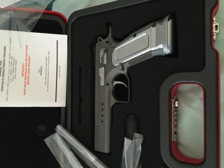 Hola , vendo pistola Tanfoglio como nueva , solo 300 tiros.Pistola semiautomática de simple acción diseñada 02