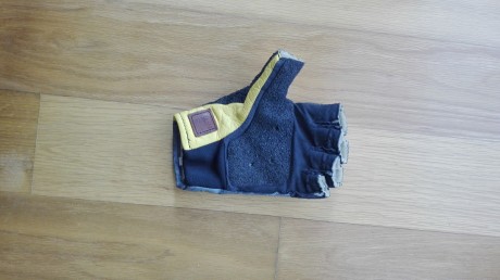 Chaqueta de tiro AHG  Anschutz
Correa de tiro Kurt Thune
Guante de tiro Kurth Thune 00