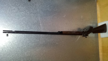 Buenas a todos ... vendo fusil  de avancarga RIGBY CREEDMOOR  AMR  calibre 45  en perfecto estado 

Precio 10