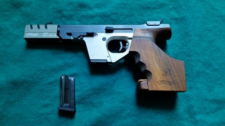 Se vende pistola Walther Gsp del calibre 22LR con dos cargadores.
El precio es de 900 euros. 02