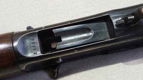Vendo la mítica browning auto 5, tambien llamada "la cheposa".

Tengo entendido que fué el primer 21