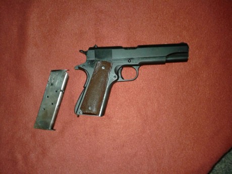 Vendo Colt 1911 de la ayuda americana a Rusia en 1941. Muy buen estado y con funda original. El arma se 00