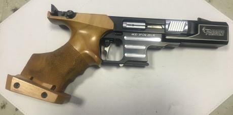 Buenas.
Un amigo me pide que le venda una estupenda pistola de Standart. Es la Pardini SP,  Mecanica, 00