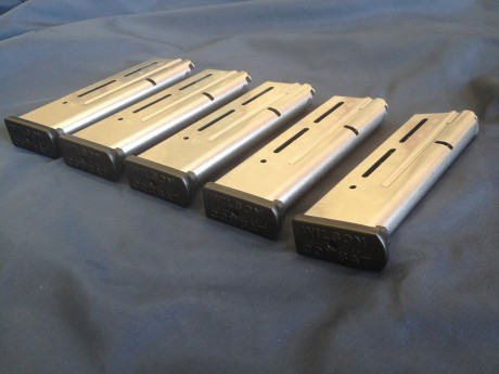 VENDO cargadores monohilera cal. 9 Pb marca Wilson Combat para pistolas con armazón 1911.
Acabado en acero 02