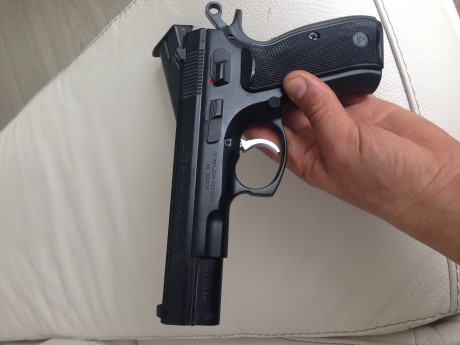 las siguientes armas para hacer hueco y darme otro capricho.
 glock 19c reservada 
GLOCK 19 C 375 euros 60
