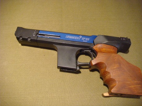 Pues eso, que vendo una pistola Hammeli Sp20 del calibre 22 LR. El arma se encuentra en buen estado general, 02