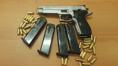 Hola, se vende Pistola Sig Sauer x Five all Round, con 4 cargadores y Funda IPSC Super Ghost, precio de 00