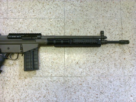 Se vende por cuenta del propietario:
 CETME  calibre .307 customizado: 
Guardamanos, Railes en el guardamanos, 02