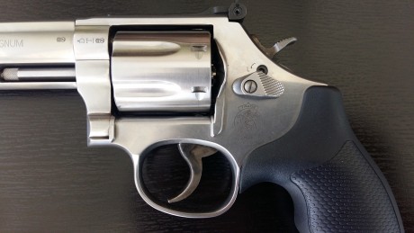 Buenos días, vendo revolver S&W modelo 686 plus 7 tiros, calibre 357. y cañón 4", guiado con 01