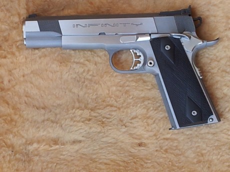  Esta vez le ha tocado el turno a esta INFINITY SCEPTER de 5" , como ya sabéis se trata de un arma 01