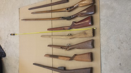 Vendo varias maderas de rifles , eran de mi suegro aficionado a las armas  y anter de montar una hogera 00