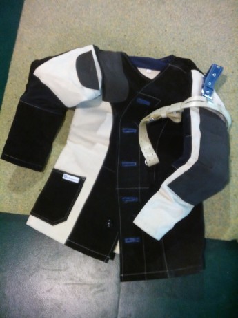 Hola vendo chaqueta gehmann de talla 50/52 con 10 tiradas por dejar el tiro, no se le ha modificado ningún 02