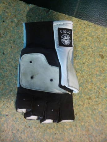 Hola vendo chaqueta gehmann de talla 50/52 con 10 tiradas por dejar el tiro, no se le ha modificado ningún 00