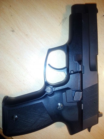 Vendo o cambio una de mis joyas, Crvena Zastava de 9 mm Parabellum, un maquinon para quien sepa lo que 01