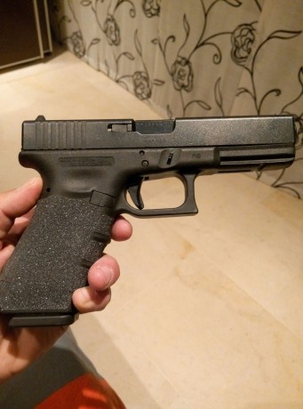Pues eso vendo mi Glock 17 generación 3 prácticamente nueva sin marcas de uso ni defectos he tirado exactamente 02