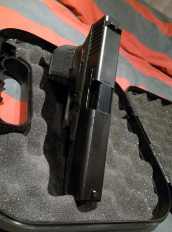 Pues eso vendo mi Glock 17 generación 3 prácticamente nueva sin marcas de uso ni defectos he tirado exactamente 01