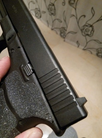 :P Se vende Glock 17 generación 3 practicamente nueva sin marcas de uso raspones ha disparado unos 1500 00