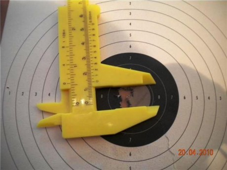 LA IDEA ES SUBIR FOTOS DE LOS MEJORES GRUPOS DE 5 DISPAROS LOGRADOS CON VUESTROS RIFLES.
Esto es a 150 100
