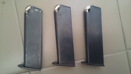 Hola, vendo tres cargadores de star bkm , 35 euros los tres
Cachas originales nuevas, negras , 5 euros
Funda 02