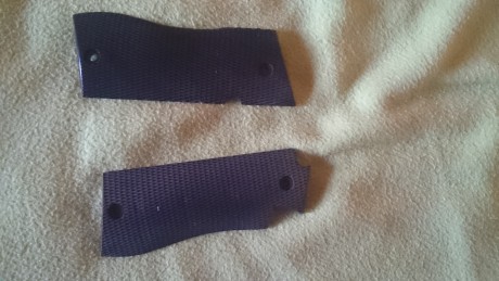 Hola, vendo tres cargadores de star bkm , 35 euros los tres
Cachas originales nuevas, negras , 5 euros
Funda 00
