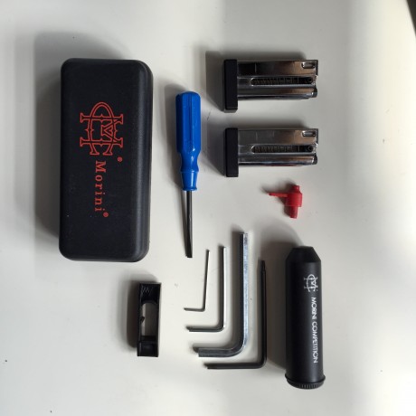 Pongo a la venta la pistola de mi mujer, 

Una MORINI CM 22M RF-ALU. 
Esta practicamente nueva ( casi 90
