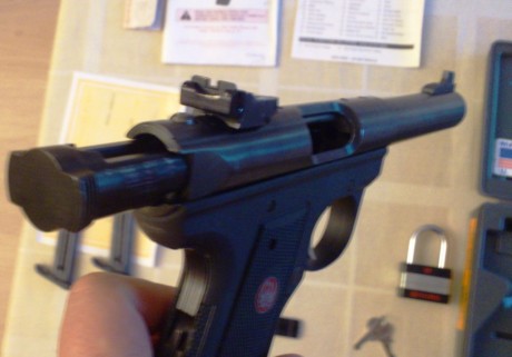 Hola!

El próximo sábado me examino de la F y ando mirando armas cortas del 22.

El caso es que ví una 52