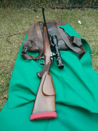   Buenas tardes

Pongo a la venta esta belleza de rifle, se trata de un Santa Bárbara De Luxe en calibre 02