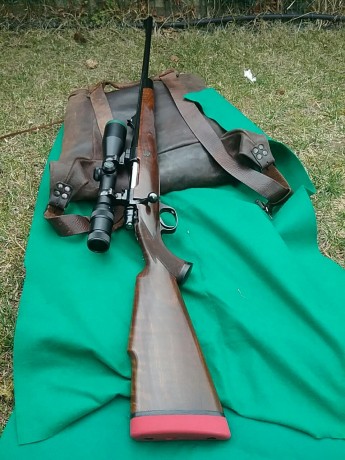    Buenas tardes

Pongo a la venta esta belleza de rifle, se trata de un Santa Bárbara De Luxe en calibre 01