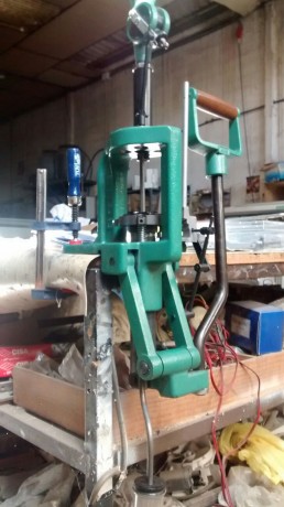 Por fallecimiento del padre de un amigo, me han pedido que ponga a la venta esta magnifica prensa, se 11