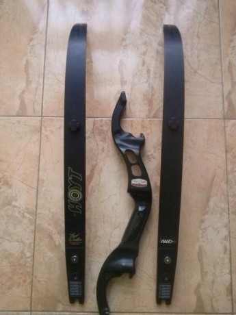 Hola ha tod@s!!
Pongo a la venta este arco Hoyt Buffalo.
Un arco tradicional magnífico. El mejor arco 01