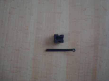  DSC07040.JPG 

Extractora nueva con muelle para Cetme 307 . 30€ con envío en península. 00