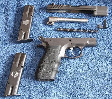 Mi CZ 75B en perfecto estado.
Son 250 euros.
 Se debe probar.
 Solo Valencia y alrededores.
Saludos. 02