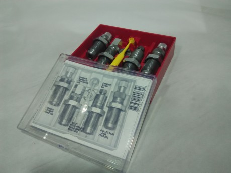 Vendo juegos de dies del calibre 38 special / 357 magnum.

Son el conjunto deluxe de lee. Con los 4 dies.

Casi 02