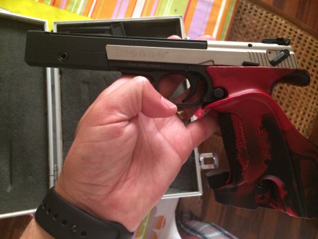 Hola vendo pistola hammerli con empuñadura anatómica y contrapeso de 90g por dejar afición,
Precio:325€ 10
