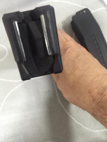 Vendo dos cargadores de UMP de 9 mm  de un compañero del club, están nuevos, son de 30 y como he dicho 02