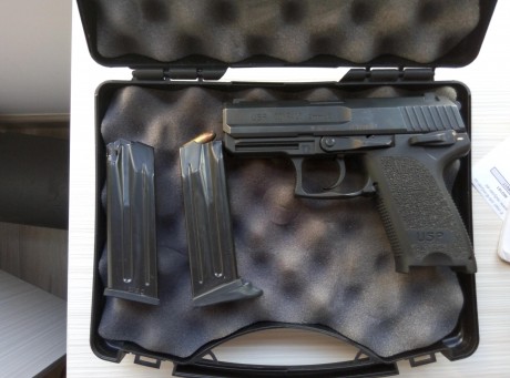 Vendo HK USP Compact en Valencia, está como nueva, y sin apenas tiradas. Se vende por no usar. 
Maleta 00