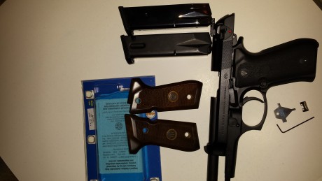 Vendo, o cambio beretta 92 fs, perfecto estado, la vendo por no tener tiempo para darla uso, alza micrométrica 01