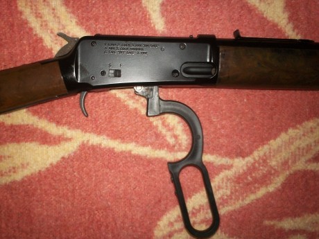 vendo carabina Daisy modelo 1894 cal 4.5 BB esteticamente en perfecto estado se ha pintado el metal,mecanicamente 00