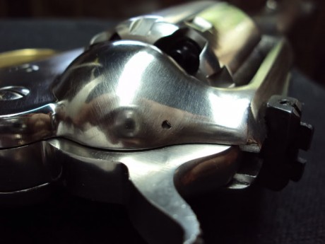 Hola!
Estoy buscando revolver de avancarga, y he ha lamado la atención este  1858 Remington Inox. Target 40