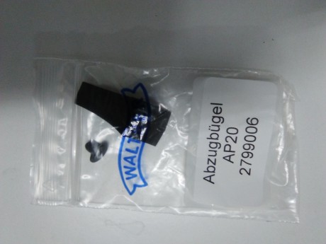 Pistola de aire prácticamente sin uso, esta como nueva. Empuñadura talla M vale tanto para diestros como 00