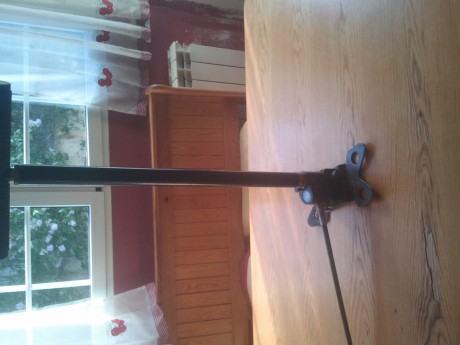 Vendo carabina hatsan AT 44 calibre 6,35 precio 450 euros no negociables se incluye bomba de aire y una 00