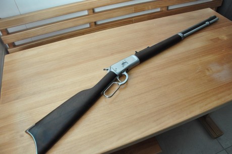 Un amigo me pide que le ponga a la venta es te rifle.
Es un  Rossi . Calibre .38-.357
Lo he visto y está 02