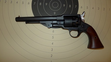 Se vende revolver PEDERSOLI, modelo ROGERS SPENCER
calibre .44, muy buen estado y con muy pocos disparos.
precio 00