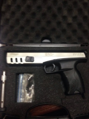 PUES ESO, vendo esta pistola del cal. 22 ideal para iniciacion , en muy buen estado y con dos cargadores 11