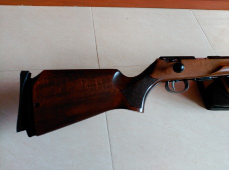 Vendo Rifle Anschutz 1517 MP R Cb.17 HMR , como nuevo.Con cantonera regulable y cañón match de competición, 11