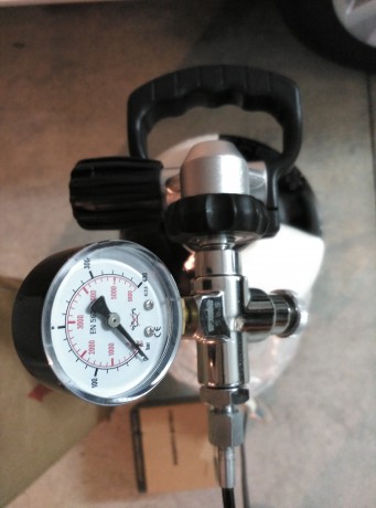 .Botella SUB 10 LITROS , 300 BAR, D171 MM. Válvula SUB  LS  300 BARES M25 DIN/INT MONO, Culote D. 171 12
